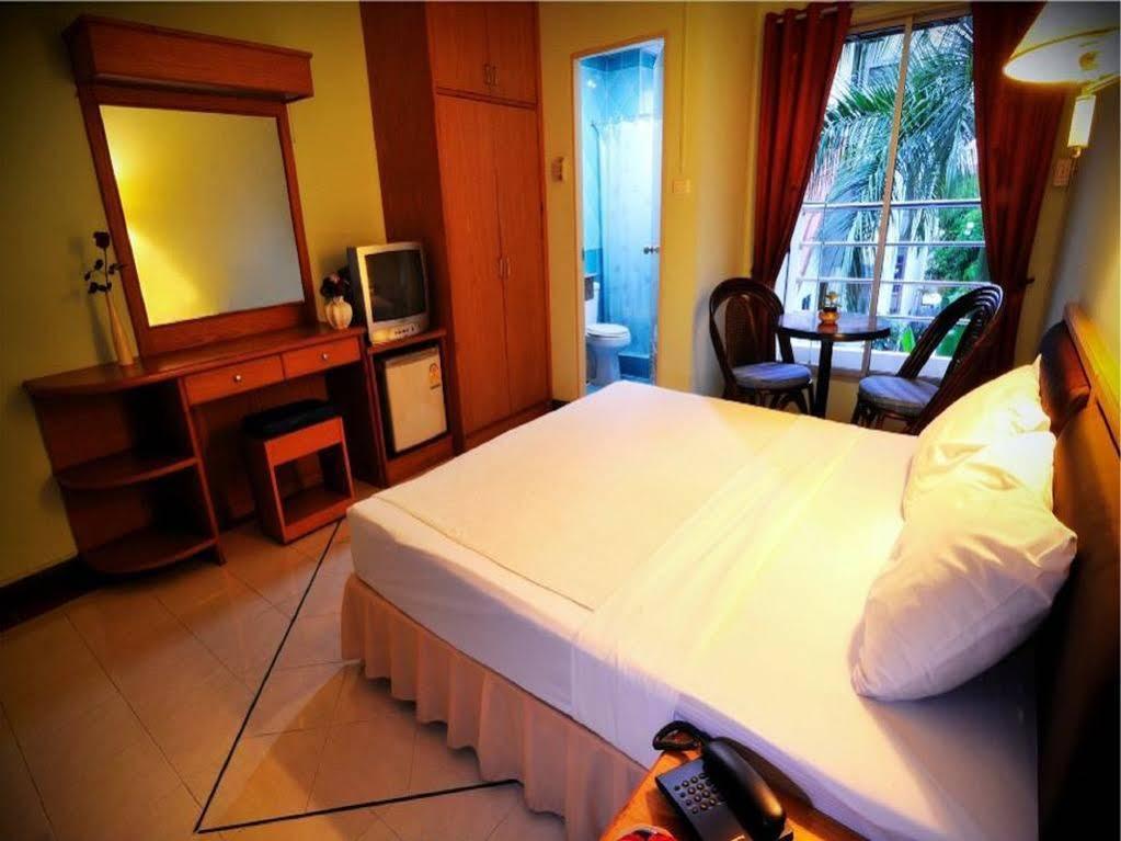Boonthavon Apart otel Chiang Mai Dış mekan fotoğraf